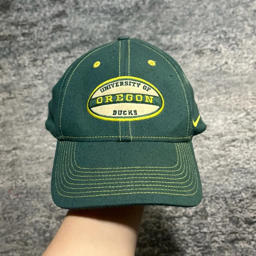 Team Nike Swoosh Flex Oregon Ducks Hat‎ Green Yellow Baseball Cap Embroidered